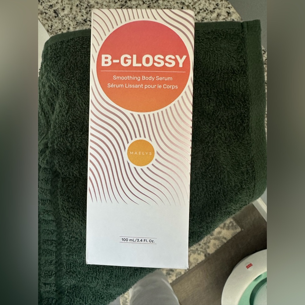 Maely’s B-GLOSSY Smoothing Body Serum
Brand new never opened - sealed